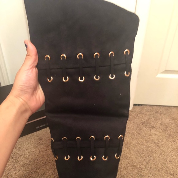 Black boots - Picture 3 of 8